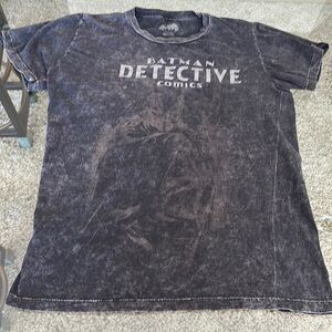 DC Comics Detective Batman Graphic Tee distressed grey gray shirt short sleeve